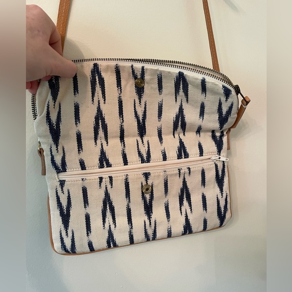 Mercado Global Design Canvas Crossbody Purse - Picture 6 of 10